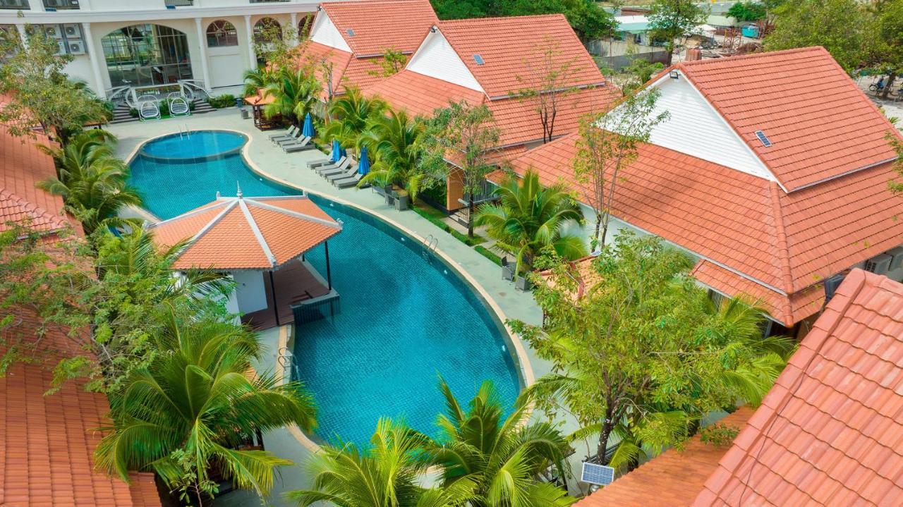 Sea Breeze Hotel & Villa Σίχανουκβιλ Εξωτερικό φωτογραφία
