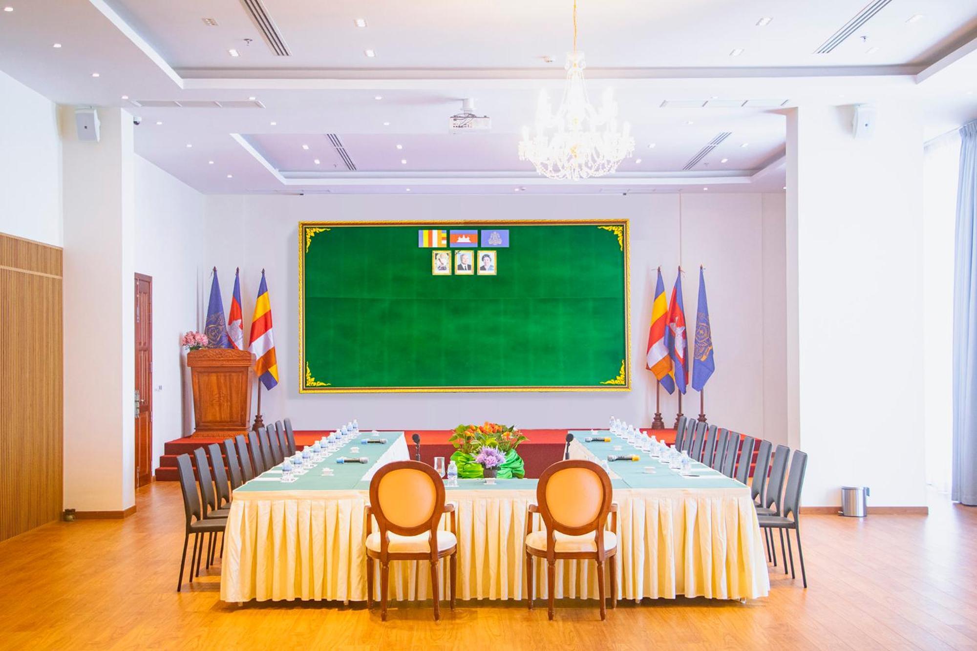 Sea Breeze Hotel & Villa Σίχανουκβιλ Εξωτερικό φωτογραφία